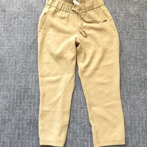 Lululemon Crop Joggers size 4